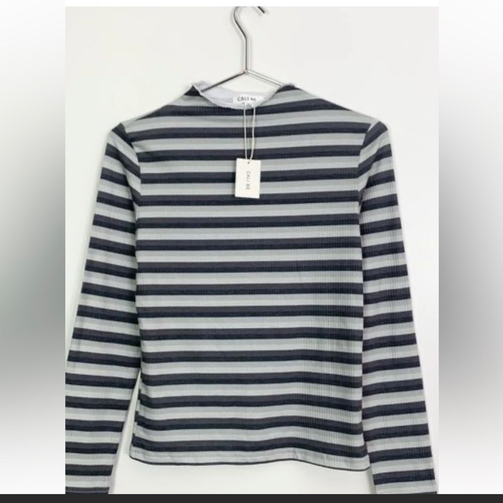 NWT CALI BE Sweater, girl size S with mock neckline